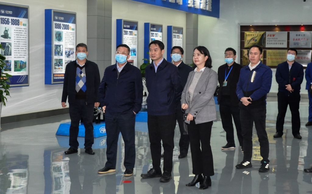 昆明市委常委杨东伟一行到云南0638太阳集团官网动力集团有限公司开展调研