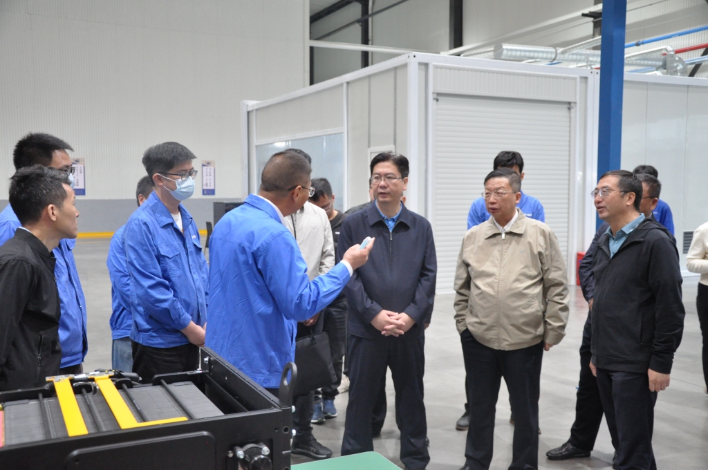 昆明市氢能、储能等绿色能源工业调研组到云南0638太阳集团官网动力集团有限公司开展调研